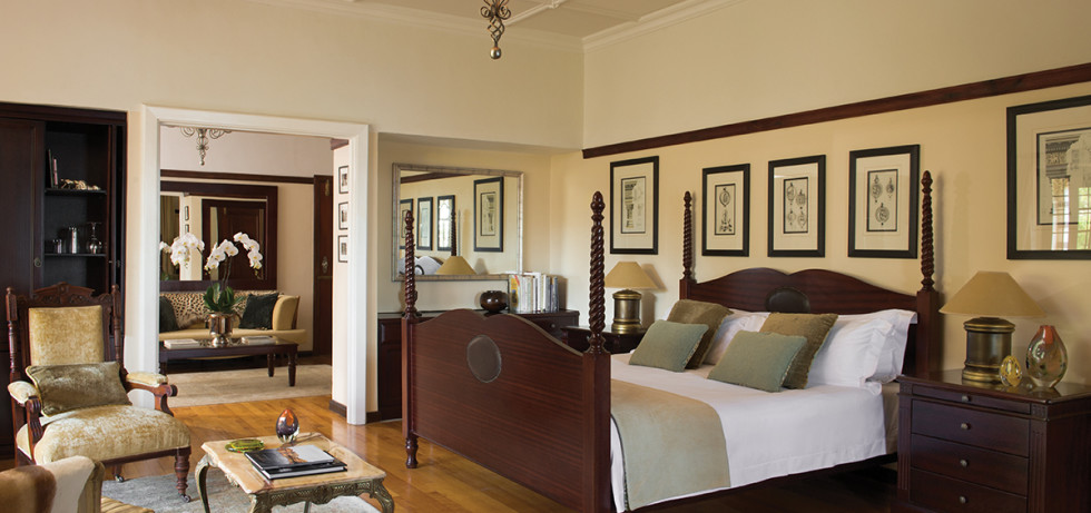 Village and Life: Camps Bay Retreat