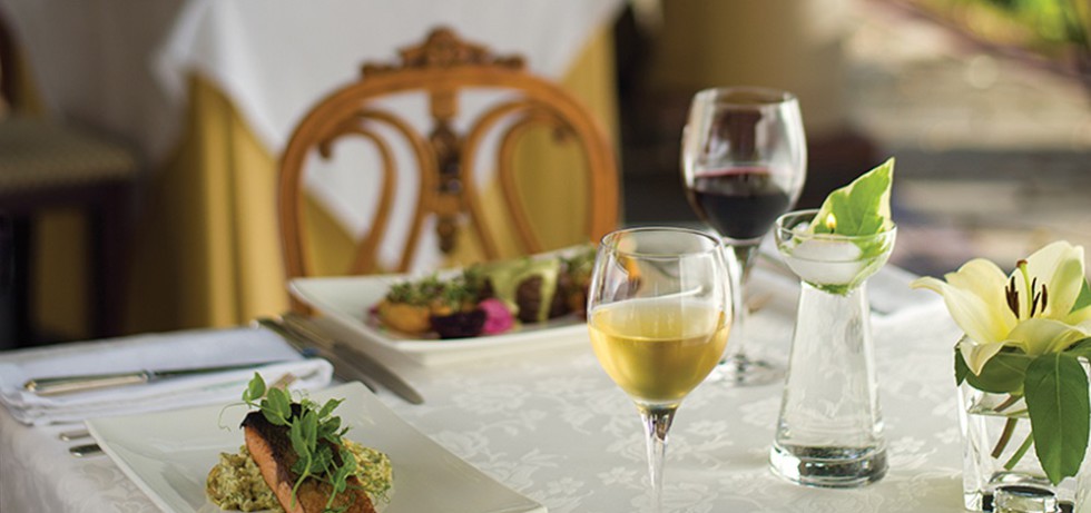 Village and Life: Camps Bay Retreat