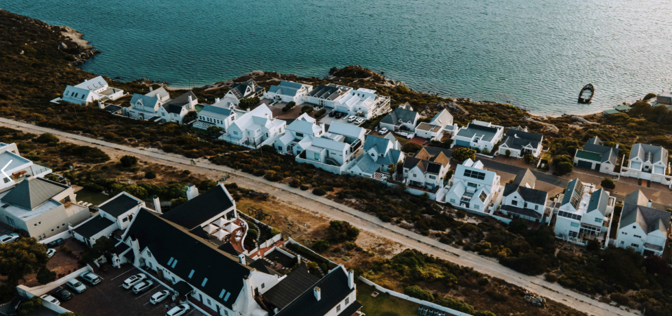 farmhouse-hotel-aerial