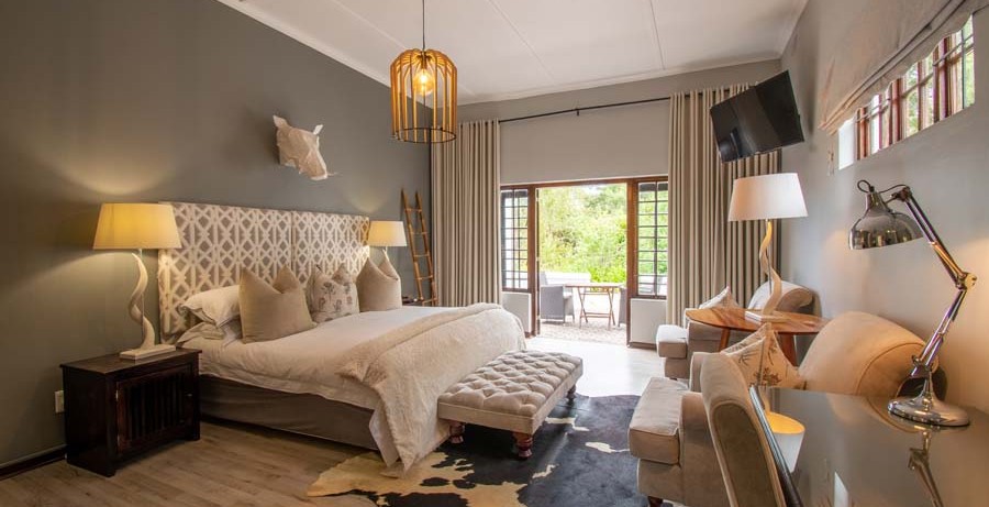 lairds-lodge-room