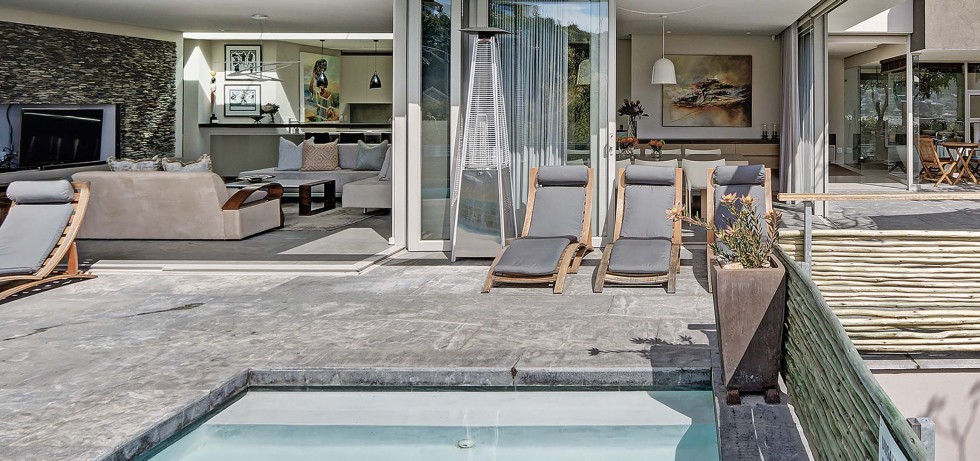 bw-2017-22-open-plan-pool