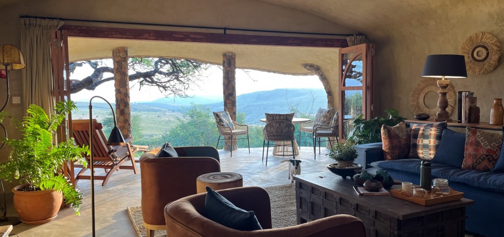 bush-and-beyond-lewa-house-earth-pods-interior-2